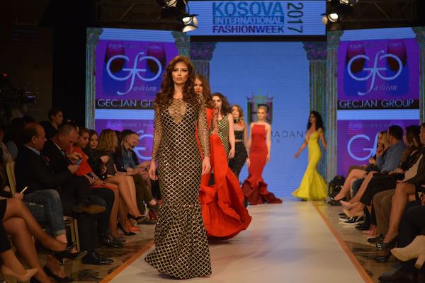 Kosova Fashion Week 2017'de Türk rüzgarı esti
