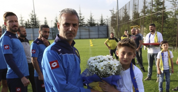 Sığınmacı çocuklardan MKE Ankaragücü'ne ziyaret