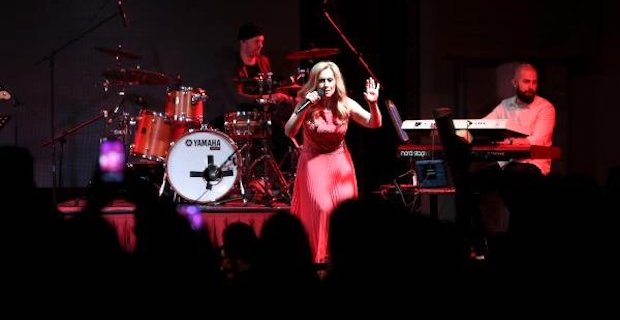 Şarkıcı Lara Fabian'ın Konser Öncesi İstekleri Pes Dedirtti