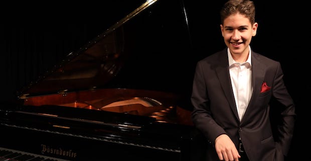 Türkiye'nin en genç caz piyanisti Hakan Başar RFG Londra Caz Festivali'nde