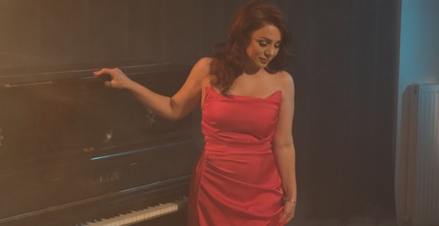 Azerbaycan’ın ünlü yorumcusu Zenfira İbrahimova, İstanbul’a olan aşkını melodilerle süsleyerek yorumladı