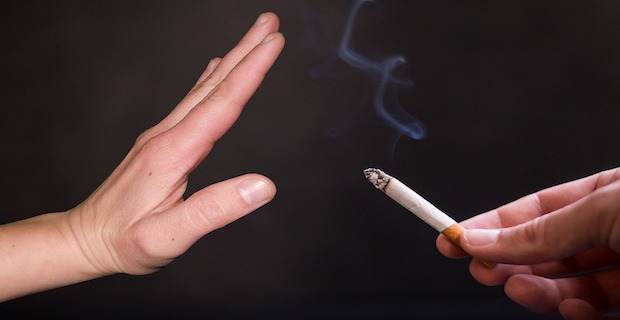 İngiltere sigara içenlerin oranını yüzde 5'in altına indirmeyi hedefliyor