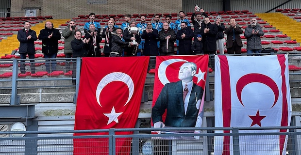 Belçika ile İngiltere Türk Toplumu Federasyonları Londra’da dostluk maçı yaptı 