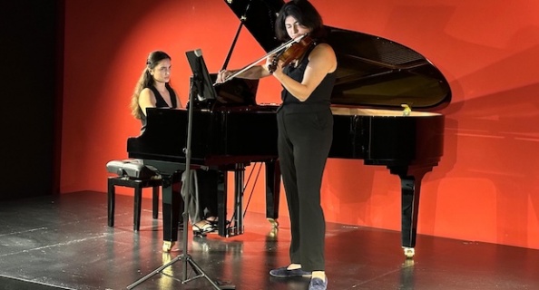 Duo Ekeş’in Türkiye’deki yeni yıl konserleri serisi sona erdi