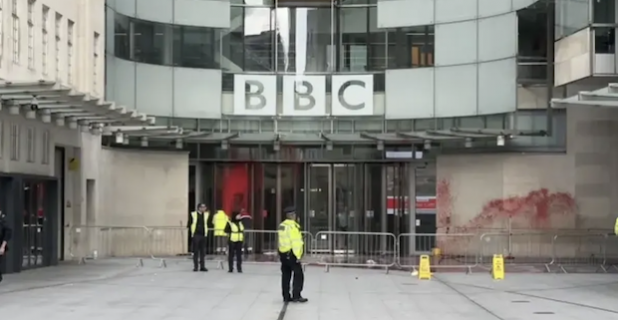Londra Metropolitan Polisi, BBC'nin binası önünde toplanmayı engelledi