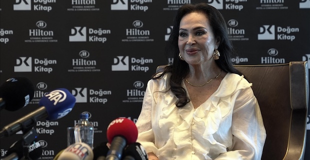 Usta sanatçı Türkan Şoray'ın hayatını yakın arkadaşı Bircan Usallı Silan kaleme aldı