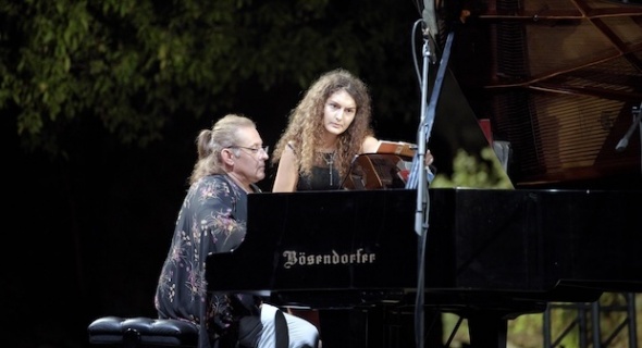 Genç piyanistler Gümüşlük Toprak Ev’de konser verecek