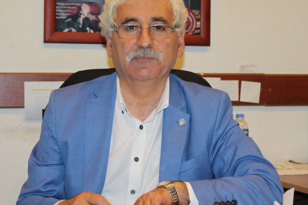 CHP Balıkesir Milletvekili Mehmet Tüm canlı yayında Avrupa radyoda