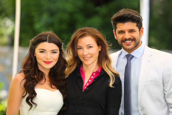 Yeşilçam filmleriyle büyümüş bir neslin karşısında reyting savaşı