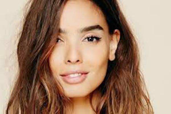 Model Pelin Honca 70.uluslarası Cannes Film Festivali'nde boy gösterecek
