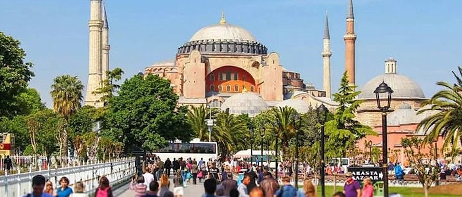 İstanbul'a 2022 yılında gelen yabancı turist sayısı 16 milyonu geçti