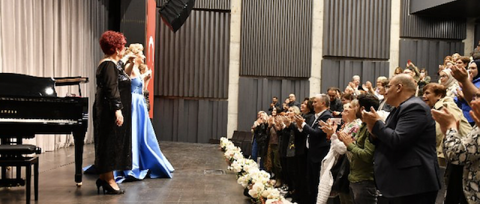 Soprano Esra Abacıoğlu Akcan Cumhuriyetin 100’üncü yılı eserlerini yorumladı