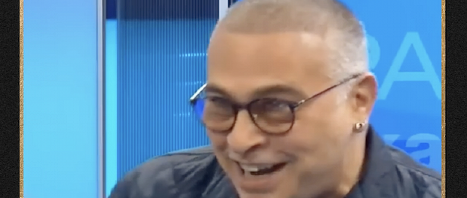 Barbaros Şansal’ın Londra'daki tek kişilik gösterisinin geliri depremzedelerin olacak
