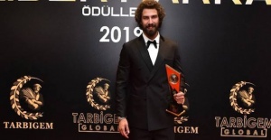 Yılın en iyi erkek oyuncusu Furkan Palalı oldu