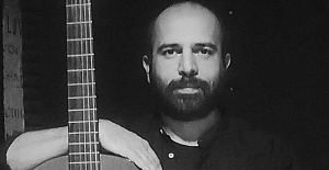 Emrah Koçak, G F Handel'in sonatını klasik gitara uyarladı