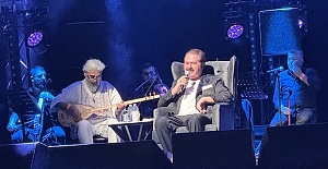 İbrahim Tatlıses Londra konserinde hayranlarıyla buluştu