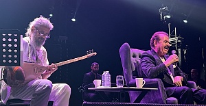 İbrahim Tatlıses Londra konserinde hayranlarıyla buluştu